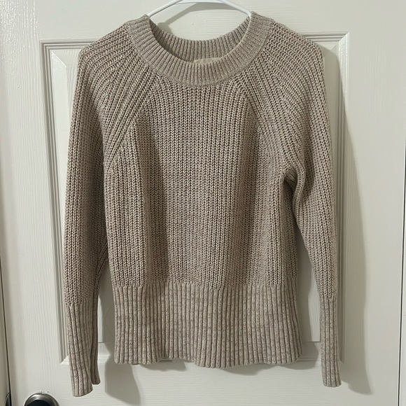 Universal Thread Women's Sweater Beige - Picture 1 of 3